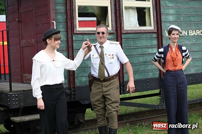 Zdjęcie w galerii na portalu naszraciborz.pl: Rudy szykują się na Industriadę. W weekend odbył się tu pokaz mody retro wiadomości z regionu