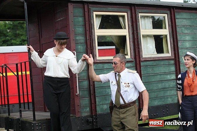 Zdjęcie w galerii na portalu naszraciborz.pl: Rudy szykują się na Industriadę. W weekend odbył się tu pokaz mody retro wiadomości z regionu