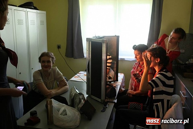 Zdjęcie w galerii na portalu naszraciborz.pl: Rudy szykują się na Industriadę. W weekend odbył się tu pokaz mody retro wiadomości z regionu