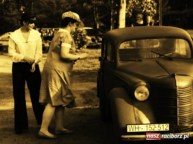 Zdjęcie w galerii na portalu naszraciborz.pl: Rudy szykują się na Industriadę. W weekend odbył się tu pokaz mody retro wiadomości z regionu