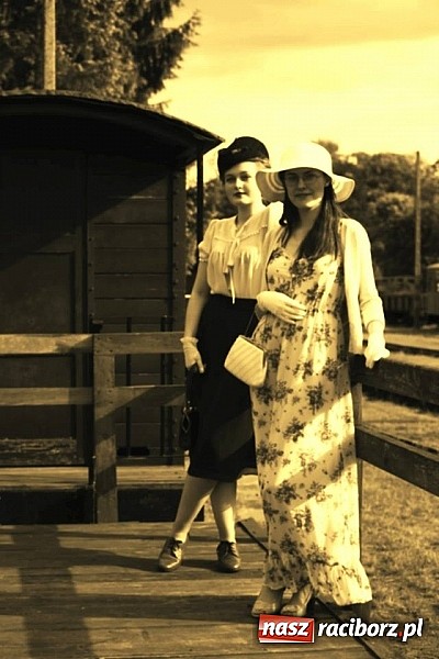 Zdjęcie w galerii na portalu naszraciborz.pl: Rudy szykują się na Industriadę. W weekend odbył się tu pokaz mody retro wiadomości z regionu