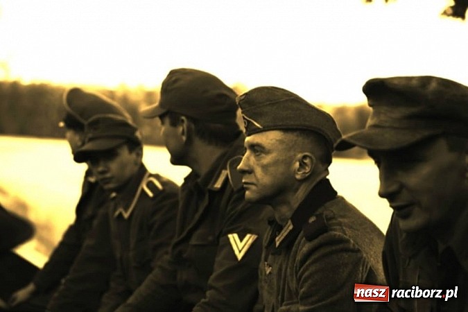 Zdjęcie w galerii na portalu naszraciborz.pl: Rudy szykują się na Industriadę. W weekend odbył się tu pokaz mody retro wiadomości z regionu