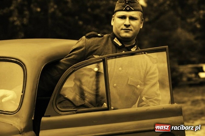 Zdjęcie w galerii na portalu naszraciborz.pl: Rudy szykują się na Industriadę. W weekend odbył się tu pokaz mody retro wiadomości z regionu