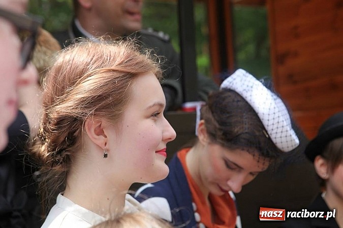 Zdjęcie w galerii na portalu naszraciborz.pl: Rudy szykują się na Industriadę. W weekend odbył się tu pokaz mody retro wiadomości z regionu