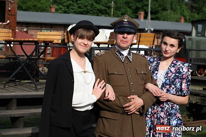 Zdjęcie w galerii na portalu naszraciborz.pl: Rudy szykują się na Industriadę. W weekend odbył się tu pokaz mody retro wiadomości z regionu