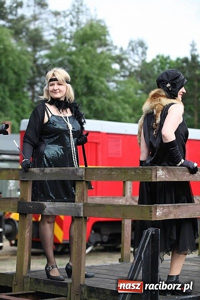 Zdjęcie w galerii na portalu naszraciborz.pl: Rudy szykują się na Industriadę. W weekend odbył się tu pokaz mody retro wiadomości z regionu