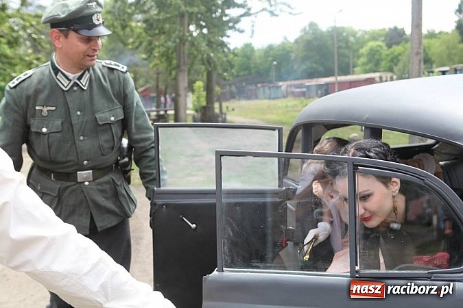 Zdjęcie w galerii na portalu naszraciborz.pl: Rudy szykują się na Industriadę. W weekend odbył się tu pokaz mody retro wiadomości z regionu