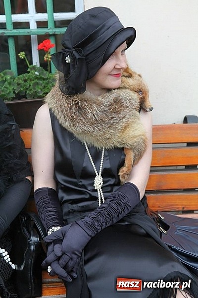 Zdjęcie w galerii na portalu naszraciborz.pl: Rudy szykują się na Industriadę. W weekend odbył się tu pokaz mody retro wiadomości z regionu