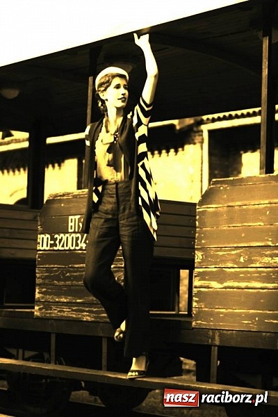 Zdjęcie w galerii na portalu naszraciborz.pl: Rudy szykują się na Industriadę. W weekend odbył się tu pokaz mody retro wiadomości z regionu