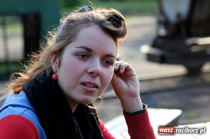 Zdjęcie w galerii na portalu naszraciborz.pl: Rudy szykują się na Industriadę. W weekend odbył się tu pokaz mody retro wiadomości z regionu