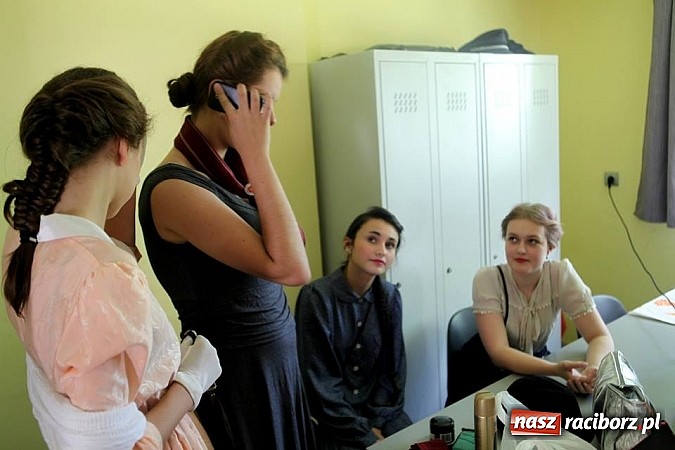 Zdjęcie w galerii na portalu naszraciborz.pl: Rudy szykują się na Industriadę. W weekend odbył się tu pokaz mody retro wiadomości z regionu