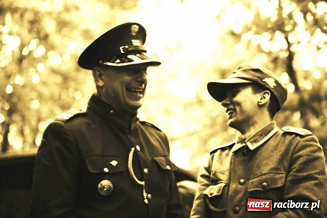 Zdjęcie w galerii na portalu naszraciborz.pl: Rudy szykują się na Industriadę. W weekend odbył się tu pokaz mody retro wiadomości z regionu