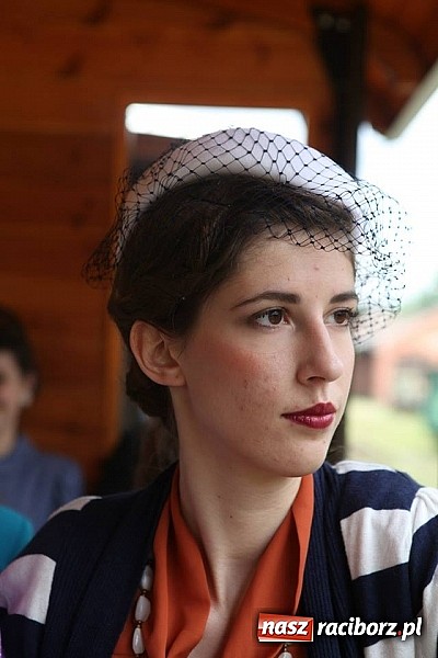 Zdjęcie w galerii na portalu naszraciborz.pl: Rudy szykują się na Industriadę. W weekend odbył się tu pokaz mody retro wiadomości z regionu