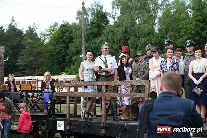 Zdjęcie w galerii na portalu naszraciborz.pl: Rudy szykują się na Industriadę. W weekend odbył się tu pokaz mody retro wiadomości z regionu