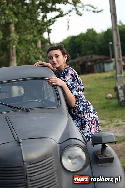 Zdjęcie w galerii na portalu naszraciborz.pl: Rudy szykują się na Industriadę. W weekend odbył się tu pokaz mody retro wiadomości z regionu