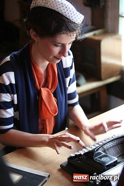 Zdjęcie w galerii na portalu naszraciborz.pl: Rudy szykują się na Industriadę. W weekend odbył się tu pokaz mody retro wiadomości z regionu