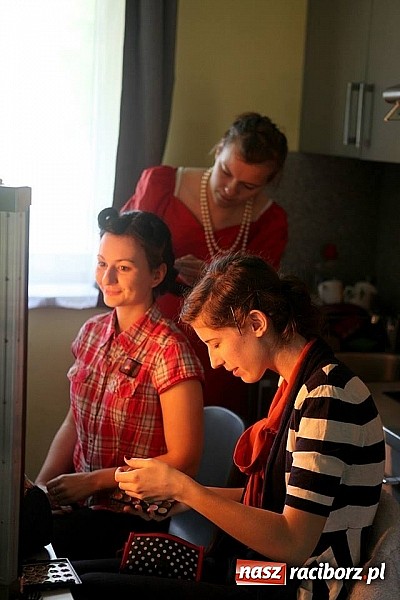 Zdjęcie w galerii na portalu naszraciborz.pl: Rudy szykują się na Industriadę. W weekend odbył się tu pokaz mody retro wiadomości z regionu