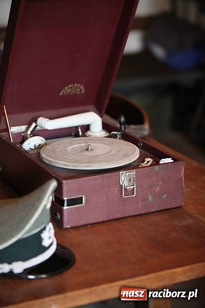 Zdjęcie w galerii na portalu naszraciborz.pl: Rudy szykują się na Industriadę. W weekend odbył się tu pokaz mody retro wiadomości z regionu