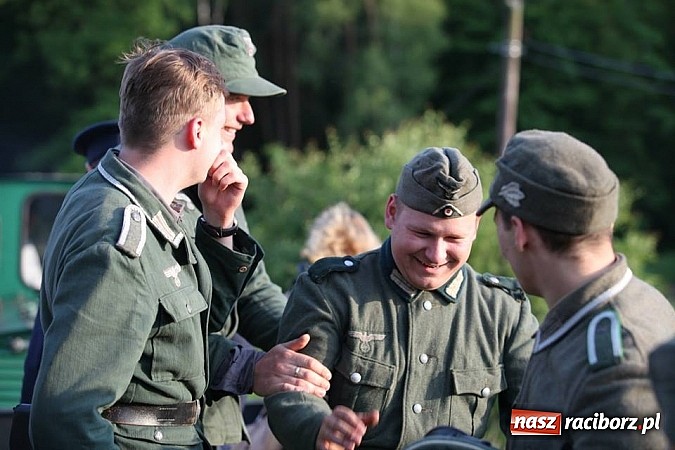 Zdjęcie w galerii na portalu naszraciborz.pl: Rudy szykują się na Industriadę. W weekend odbył się tu pokaz mody retro wiadomości z regionu