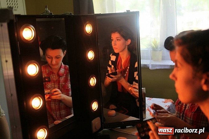 Zdjęcie w galerii na portalu naszraciborz.pl: Rudy szykują się na Industriadę. W weekend odbył się tu pokaz mody retro wiadomości z regionu