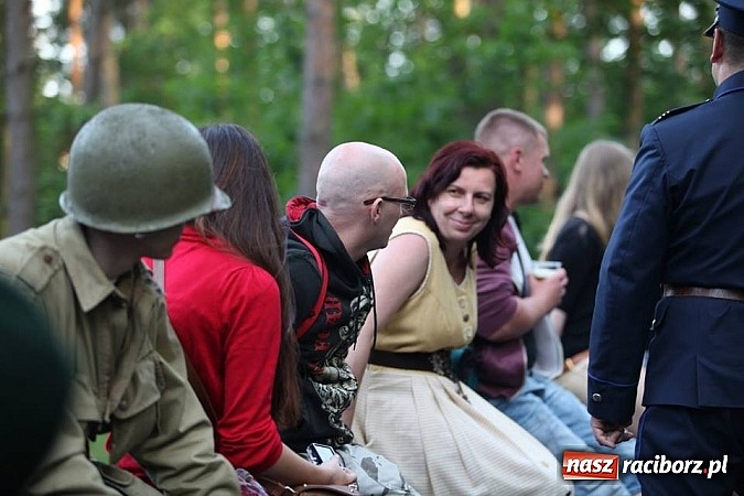 Zdjęcie w galerii na portalu naszraciborz.pl: Rudy szykują się na Industriadę. W weekend odbył się tu pokaz mody retro wiadomości z regionu