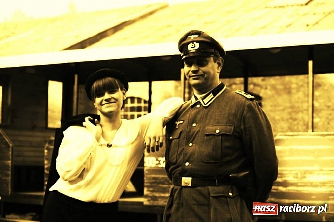 Zdjęcie w galerii na portalu naszraciborz.pl: Rudy szykują się na Industriadę. W weekend odbył się tu pokaz mody retro wiadomości z regionu