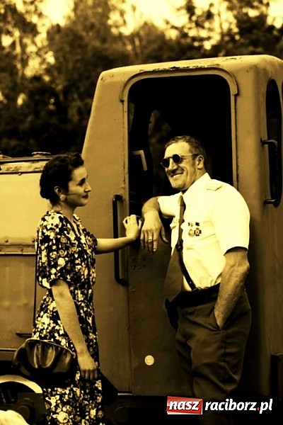 Zdjęcie w galerii na portalu naszraciborz.pl: Rudy szykują się na Industriadę. W weekend odbył się tu pokaz mody retro wiadomości z regionu