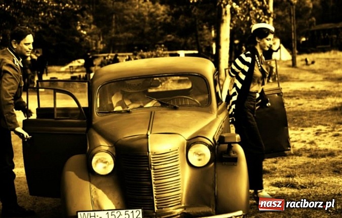 Zdjęcie w galerii na portalu naszraciborz.pl: Rudy szykują się na Industriadę. W weekend odbył się tu pokaz mody retro wiadomości z regionu