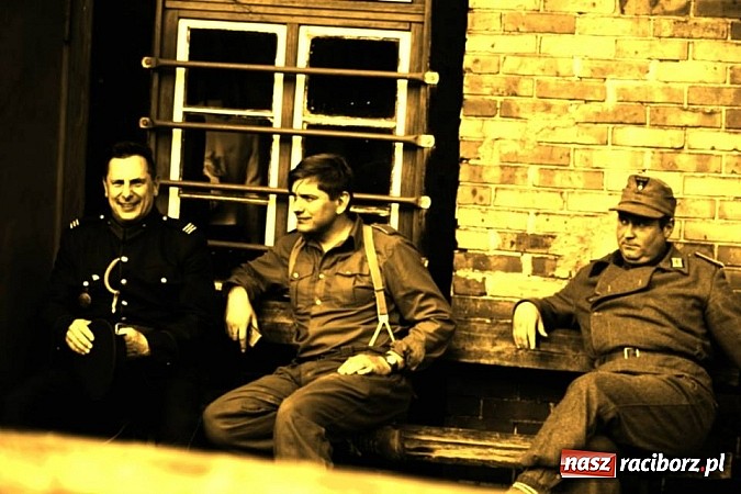 Zdjęcie w galerii na portalu naszraciborz.pl: Rudy szykują się na Industriadę. W weekend odbył się tu pokaz mody retro wiadomości z regionu