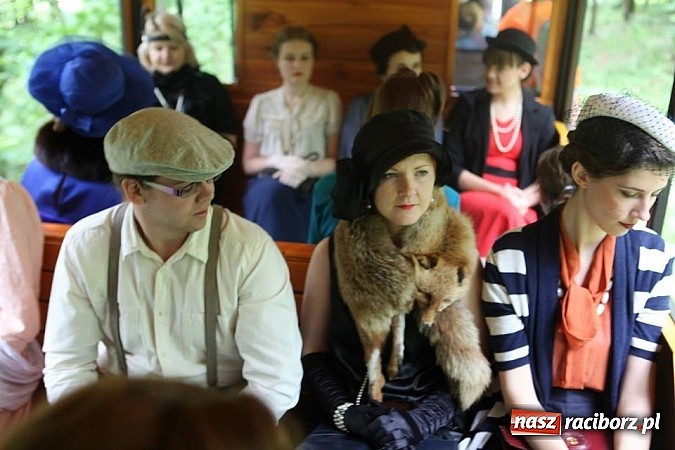 Zdjęcie w galerii na portalu naszraciborz.pl: Rudy szykują się na Industriadę. W weekend odbył się tu pokaz mody retro wiadomości z regionu