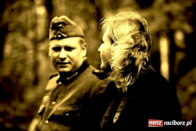 Zdjęcie w galerii na portalu naszraciborz.pl: Rudy szykują się na Industriadę. W weekend odbył się tu pokaz mody retro wiadomości z regionu