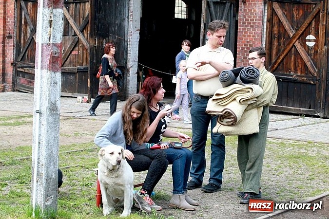 Zdjęcie w galerii na portalu naszraciborz.pl: Rudy szykują się na Industriadę. W weekend odbył się tu pokaz mody retro wiadomości z regionu
