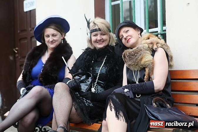 Zdjęcie w galerii na portalu naszraciborz.pl: Rudy szykują się na Industriadę. W weekend odbył się tu pokaz mody retro wiadomości z regionu