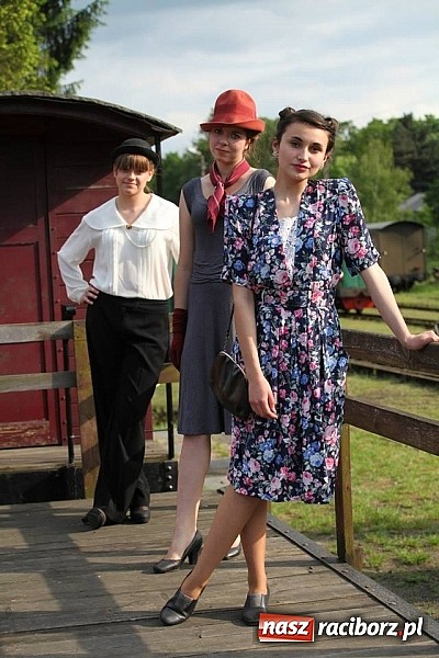 Zdjęcie w galerii na portalu naszraciborz.pl: Rudy szykują się na Industriadę. W weekend odbył się tu pokaz mody retro wiadomości z regionu