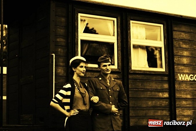 Zdjęcie w galerii na portalu naszraciborz.pl: Rudy szykują się na Industriadę. W weekend odbył się tu pokaz mody retro wiadomości z regionu