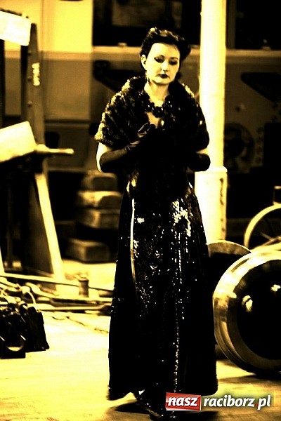 Zdjęcie w galerii na portalu naszraciborz.pl: Rudy szykują się na Industriadę. W weekend odbył się tu pokaz mody retro wiadomości z regionu