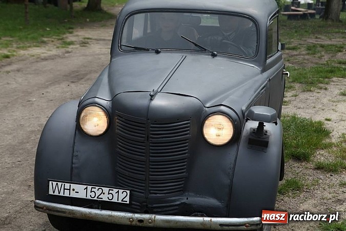 Zdjęcie w galerii na portalu naszraciborz.pl: Rudy szykują się na Industriadę. W weekend odbył się tu pokaz mody retro wiadomości z regionu