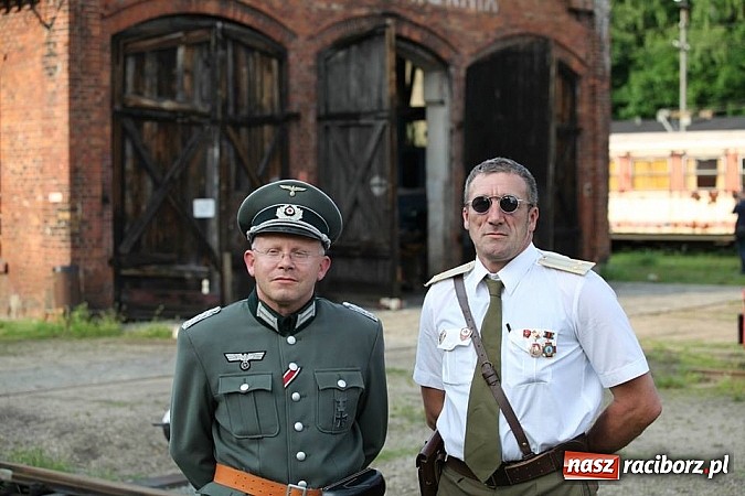 Zdjęcie w galerii na portalu naszraciborz.pl: Rudy szykują się na Industriadę. W weekend odbył się tu pokaz mody retro wiadomości z regionu