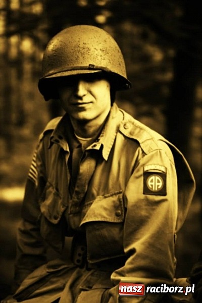 Zdjęcie w galerii na portalu naszraciborz.pl: Rudy szykują się na Industriadę. W weekend odbył się tu pokaz mody retro wiadomości z regionu