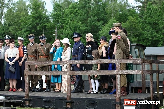 Zdjęcie w galerii na portalu naszraciborz.pl: Rudy szykują się na Industriadę. W weekend odbył się tu pokaz mody retro wiadomości z regionu