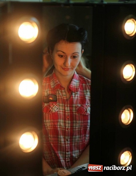 Zdjęcie w galerii na portalu naszraciborz.pl: Rudy szykują się na Industriadę. W weekend odbył się tu pokaz mody retro wiadomości z regionu