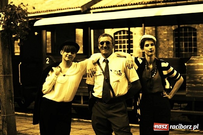 Zdjęcie w galerii na portalu naszraciborz.pl: Rudy szykują się na Industriadę. W weekend odbył się tu pokaz mody retro wiadomości z regionu