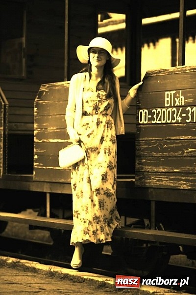 Zdjęcie w galerii na portalu naszraciborz.pl: Rudy szykują się na Industriadę. W weekend odbył się tu pokaz mody retro wiadomości z regionu