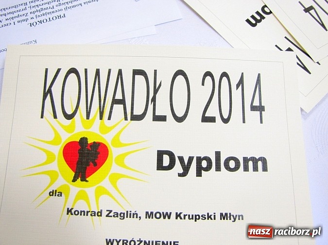 Zdjęcie w galerii na portalu naszraciborz.pl: Przez sztukę chcą wykuć lepszą przyszłość dla siebie wiadomości z regionu