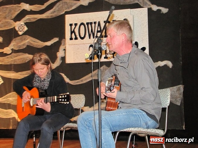 Zdjęcie w galerii na portalu naszraciborz.pl: Przez sztukę chcą wykuć lepszą przyszłość dla siebie wiadomości z regionu