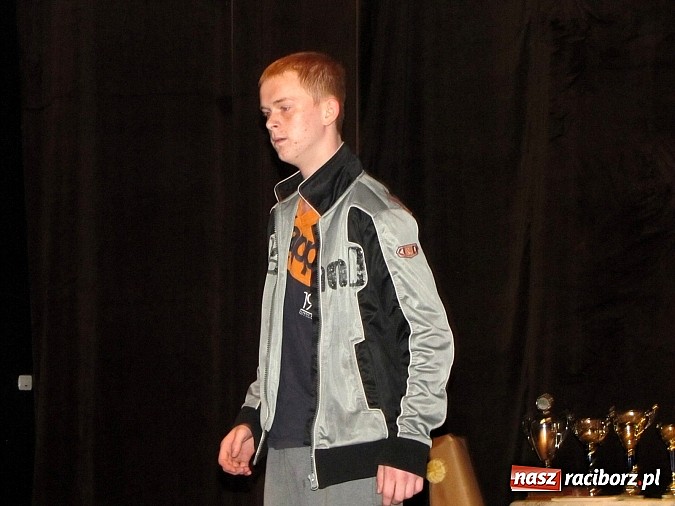 Zdjęcie w galerii na portalu naszraciborz.pl: Przez sztukę chcą wykuć lepszą przyszłość dla siebie wiadomości z regionu