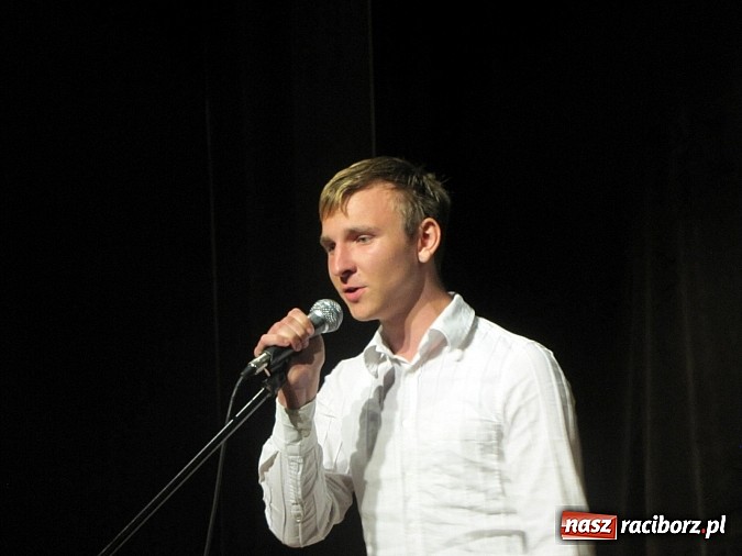 Zdjęcie w galerii na portalu naszraciborz.pl: Przez sztukę chcą wykuć lepszą przyszłość dla siebie wiadomości z regionu