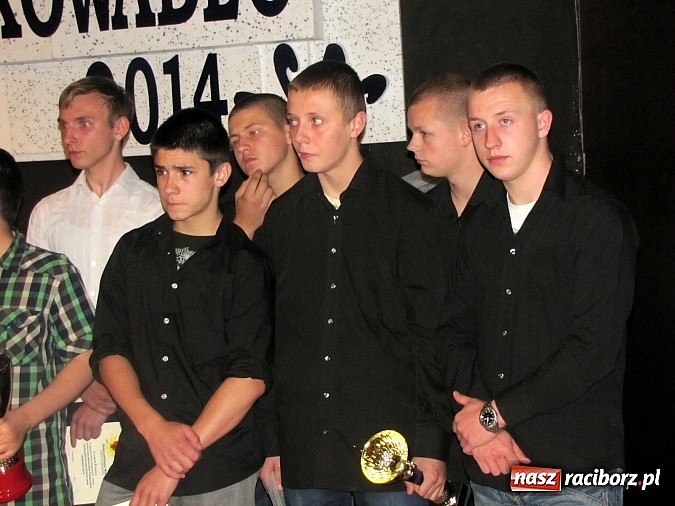 Zdjęcie w galerii na portalu naszraciborz.pl: Przez sztukę chcą wykuć lepszą przyszłość dla siebie wiadomości z regionu