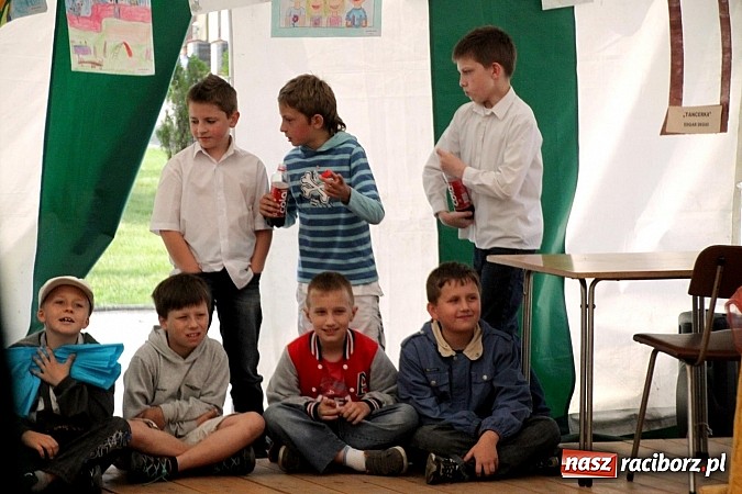 Zdjęcie w galerii na portalu naszraciborz.pl: W Wojnowicach bawili się na festynie szkolnym wiadomości z regionu