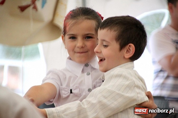 Zdjęcie w galerii na portalu naszraciborz.pl: W Wojnowicach bawili się na festynie szkolnym wiadomości z regionu